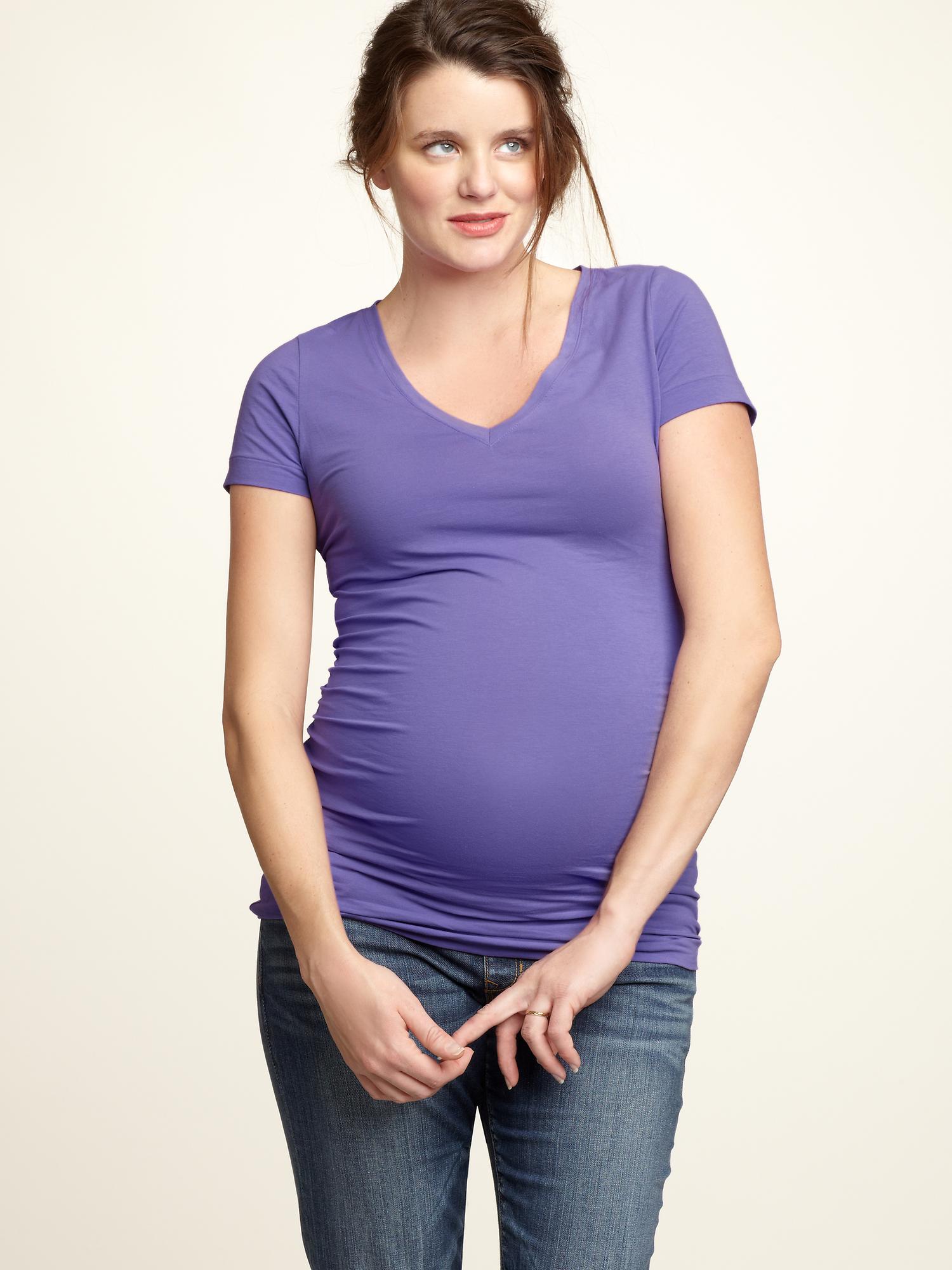 Maternity Pure Body V-Neck T-Shirt | Gap