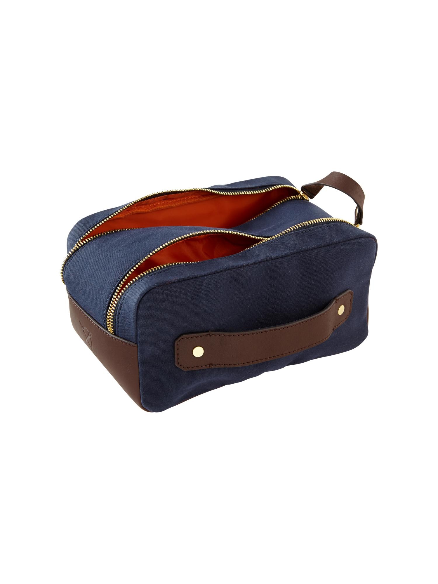 Gap x GQ Ernest Alexander Canvas Dopp Kit