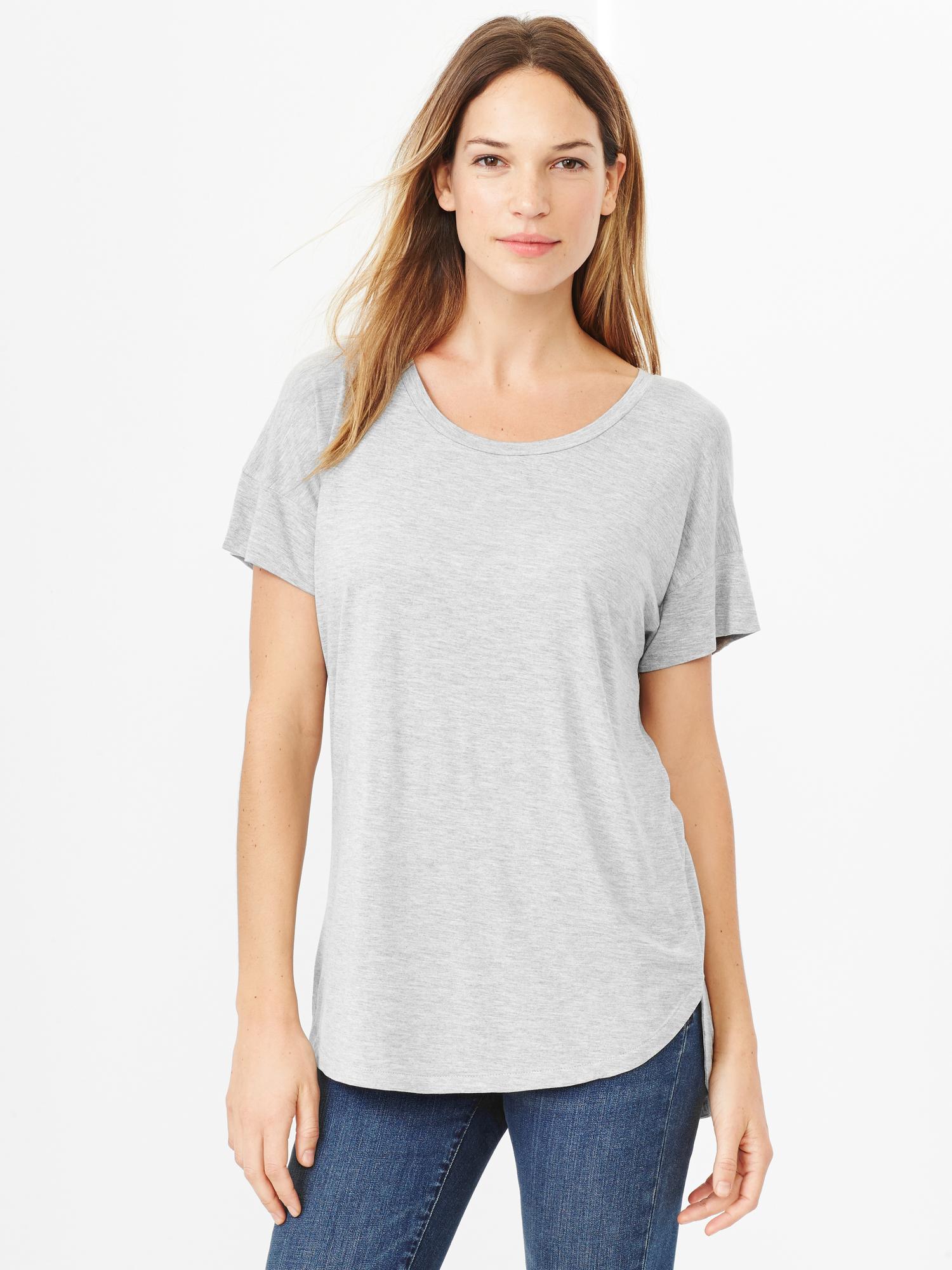 Fluid shirttail tee