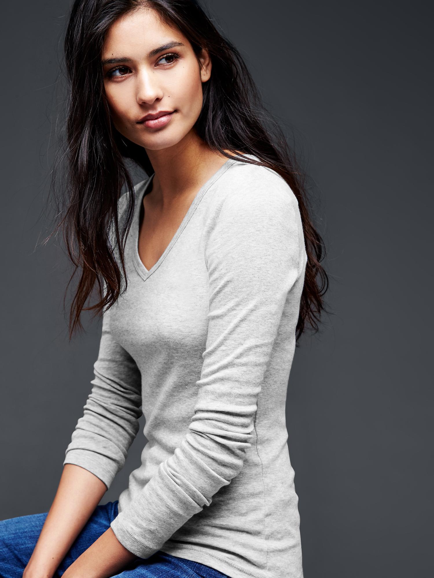 Modern long-sleeve V-neck tee