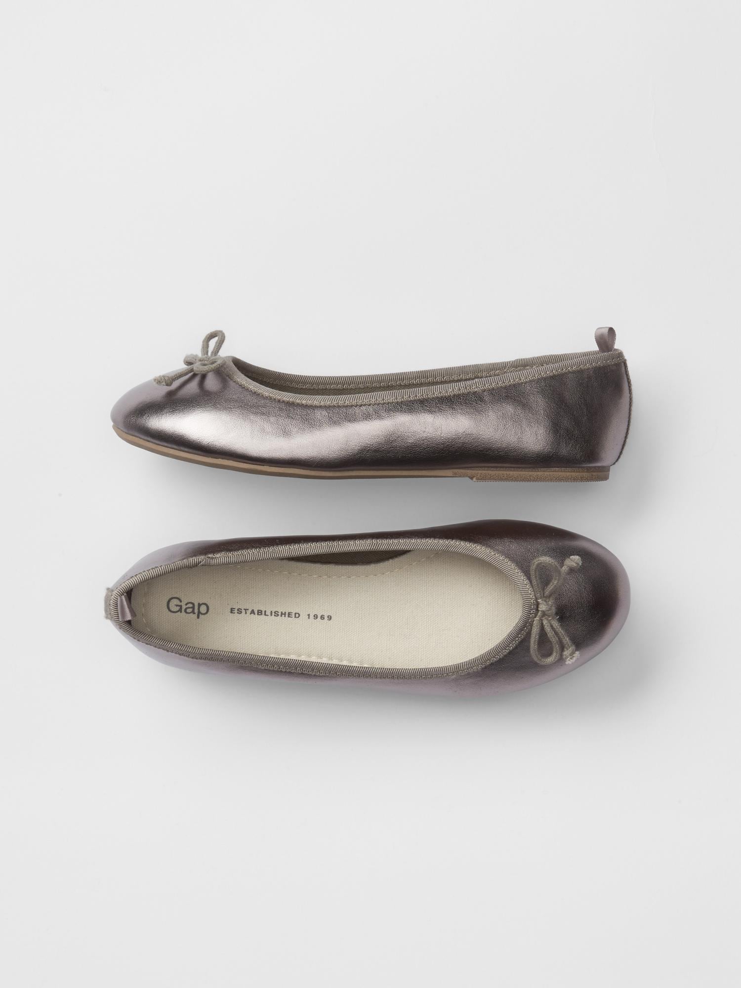 Gap ballet hot sale flats