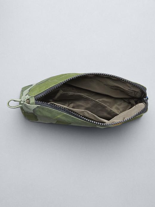 Gap + GQ The Hill-Side camo zip pouch