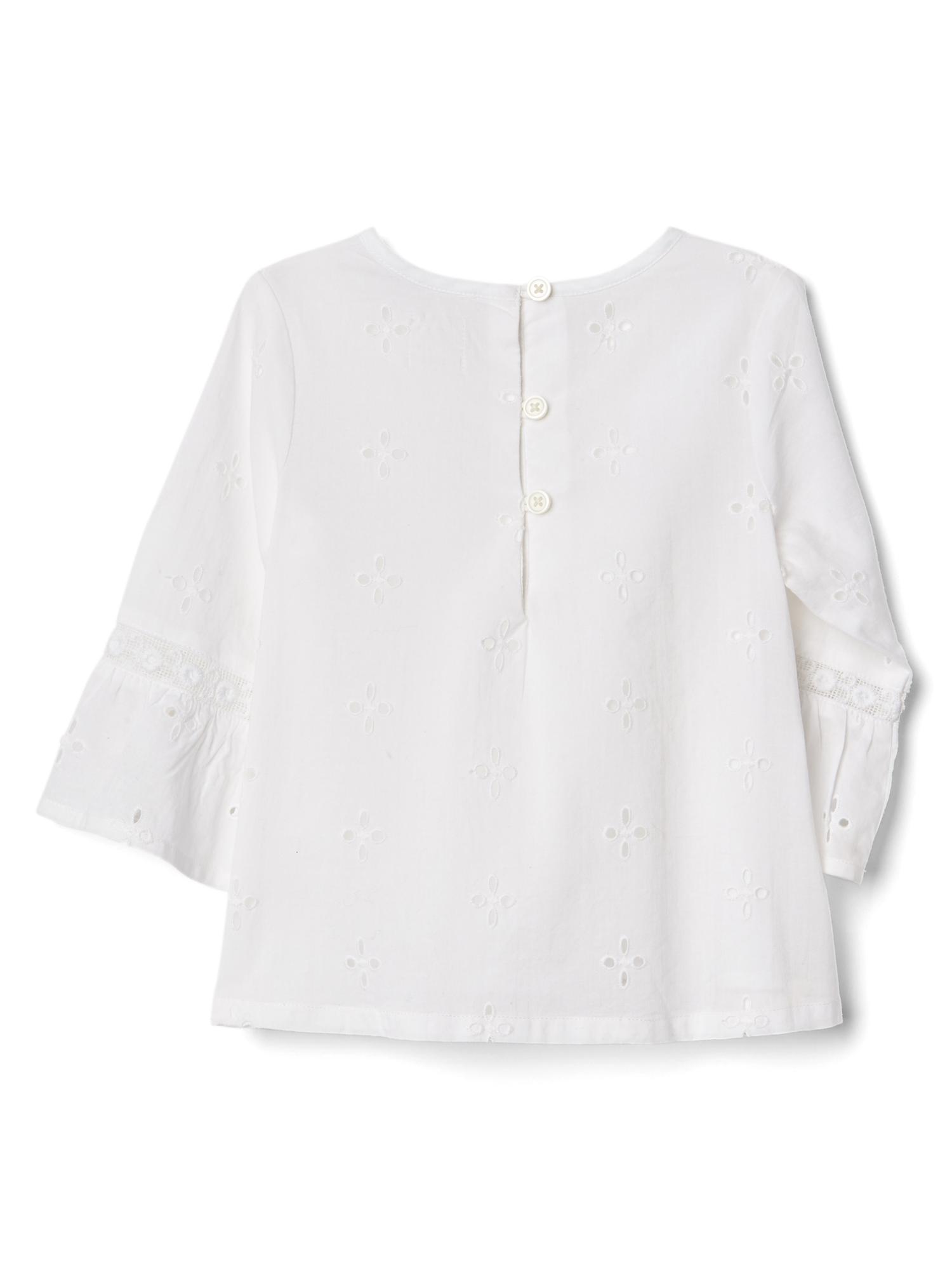 Eyelet three-quarter bell top | Gap