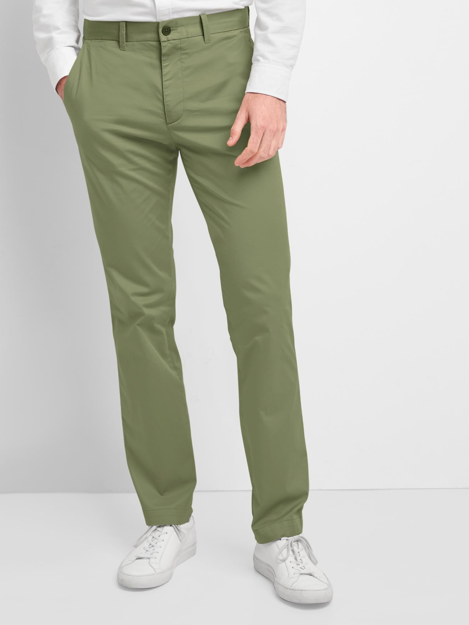 Lightweight Khakis In Straight Fit With Gapflex Gap 1404