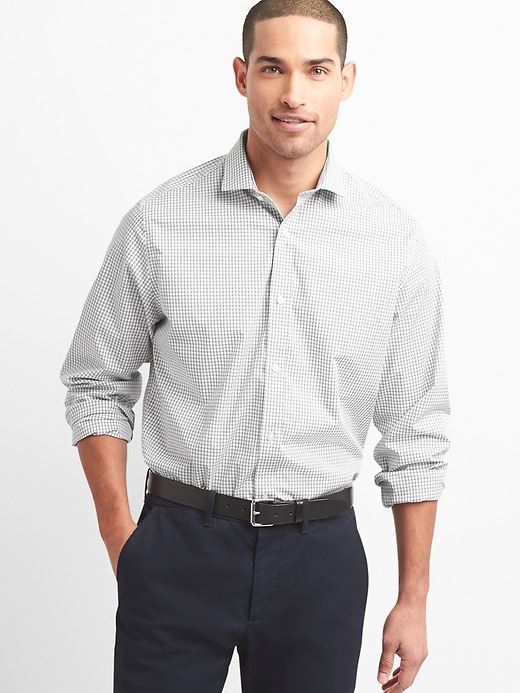 Zero-Wrinkle standard fit shirt | Gap