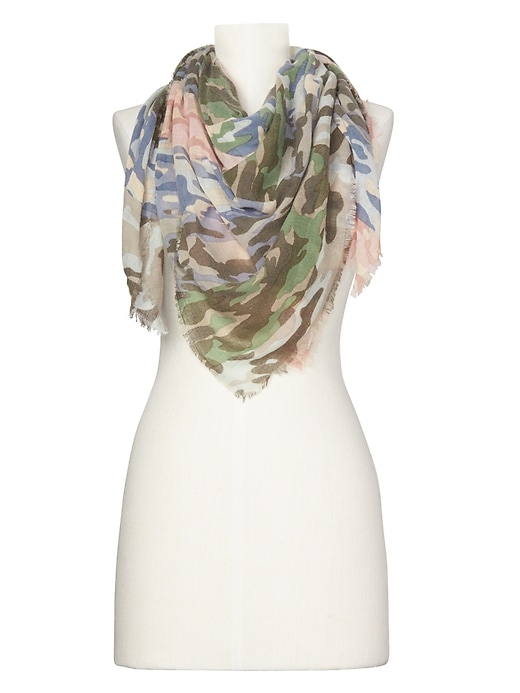 Image number 2 showing, Oblong Camo Print Scarf