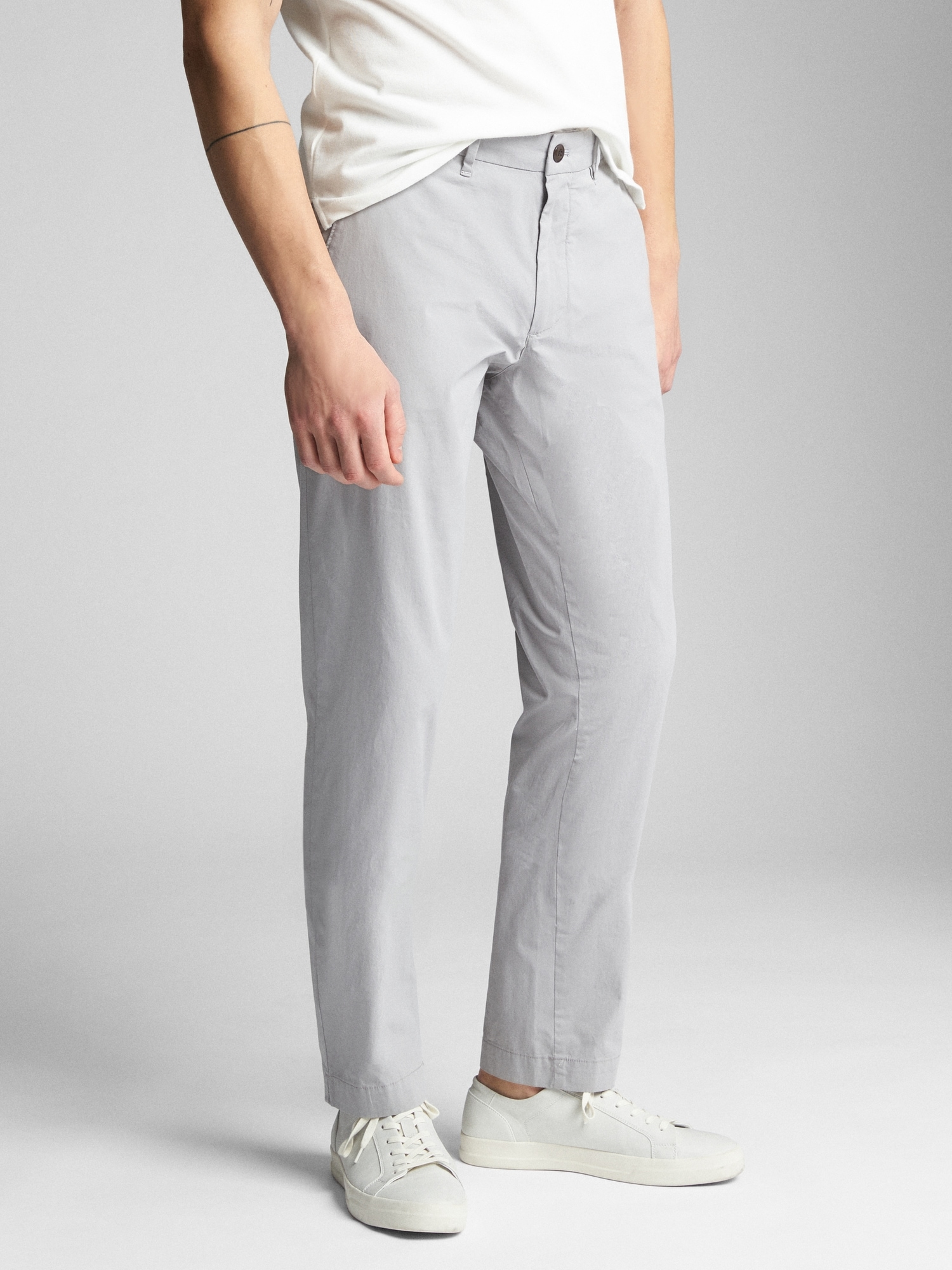 Gap store wearlight khakis