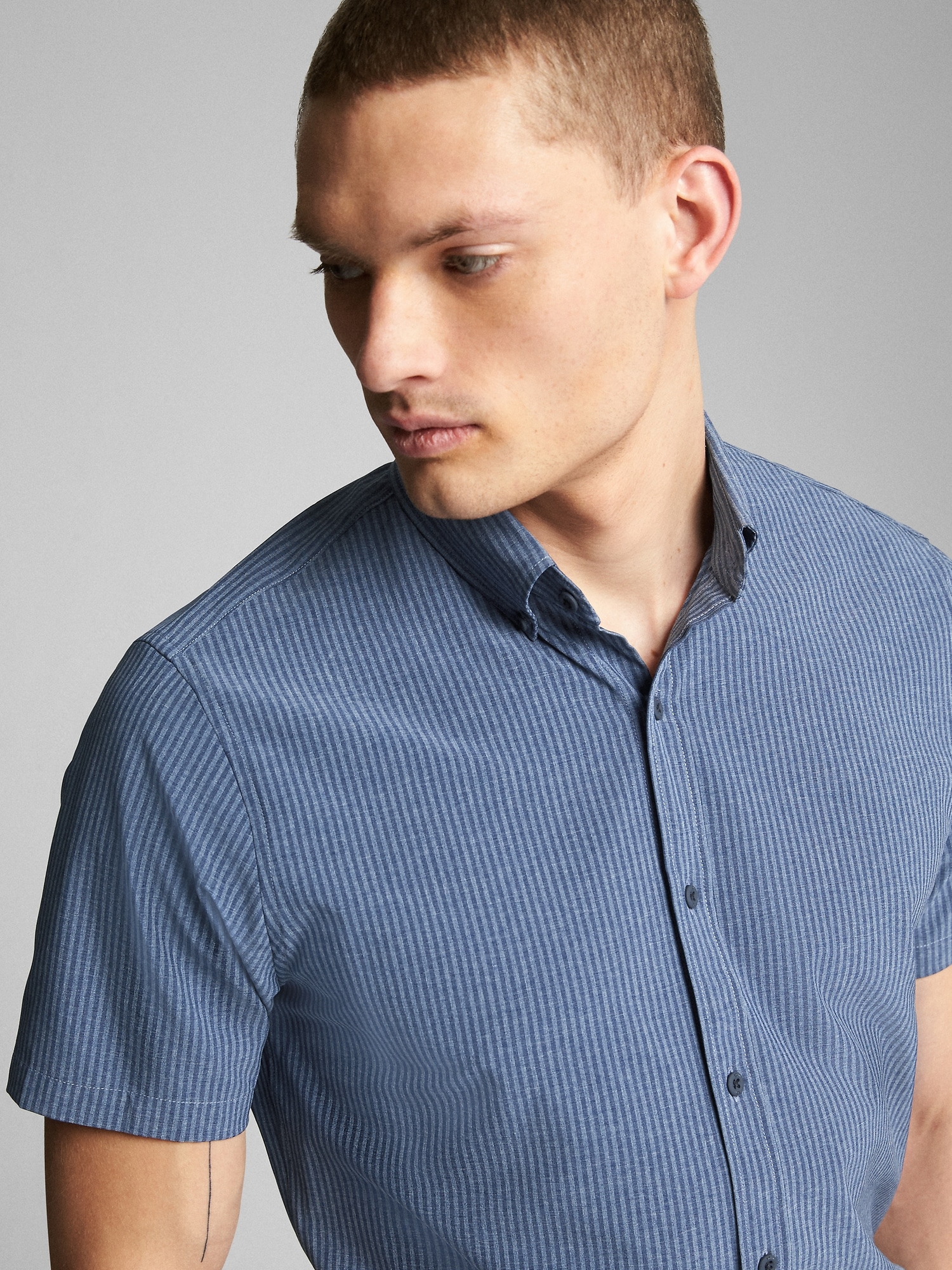 Hybrid Short Sleeve Button-Down Shirt | Gap