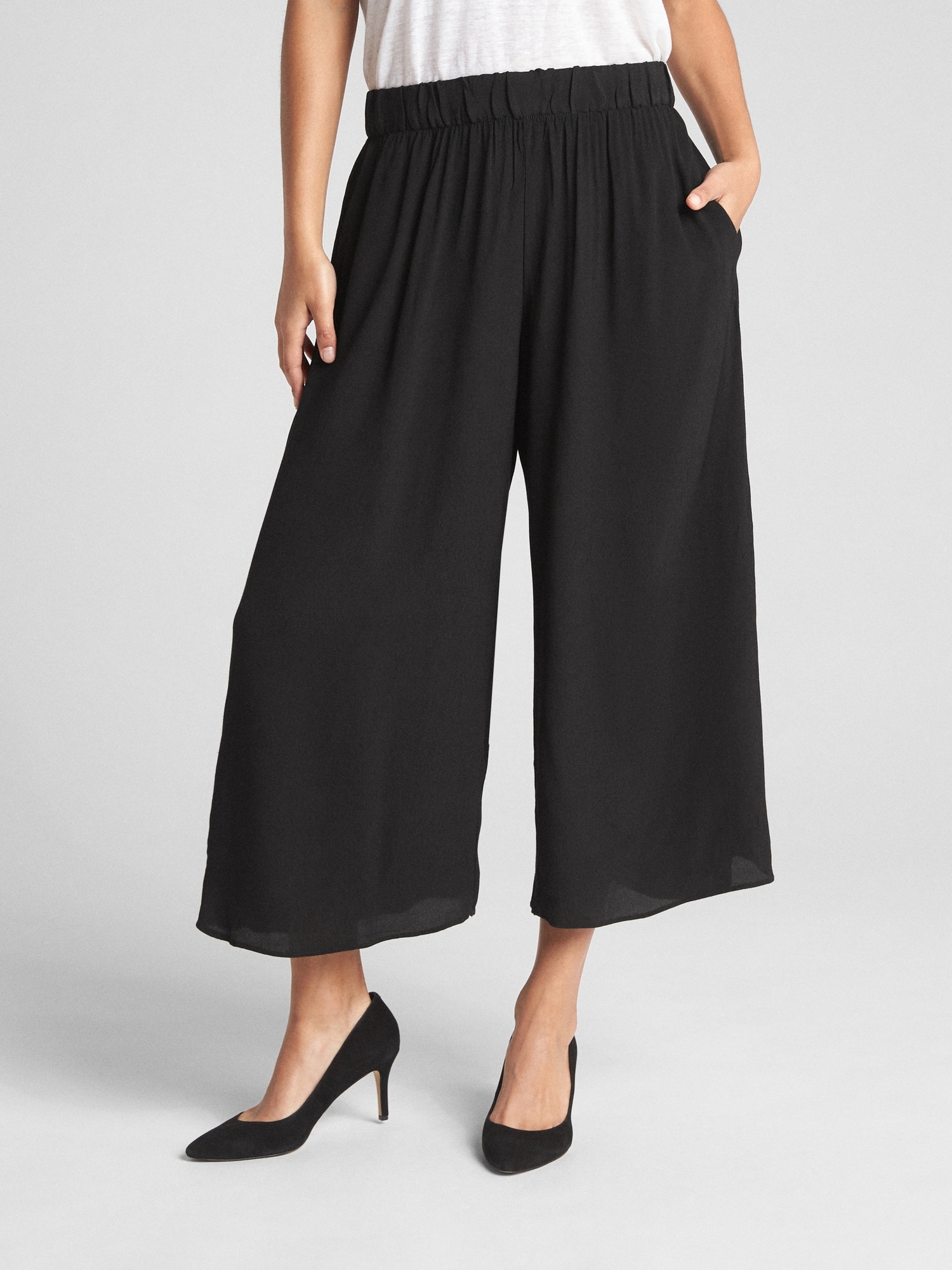 Gap wide hotsell leg cropped pants