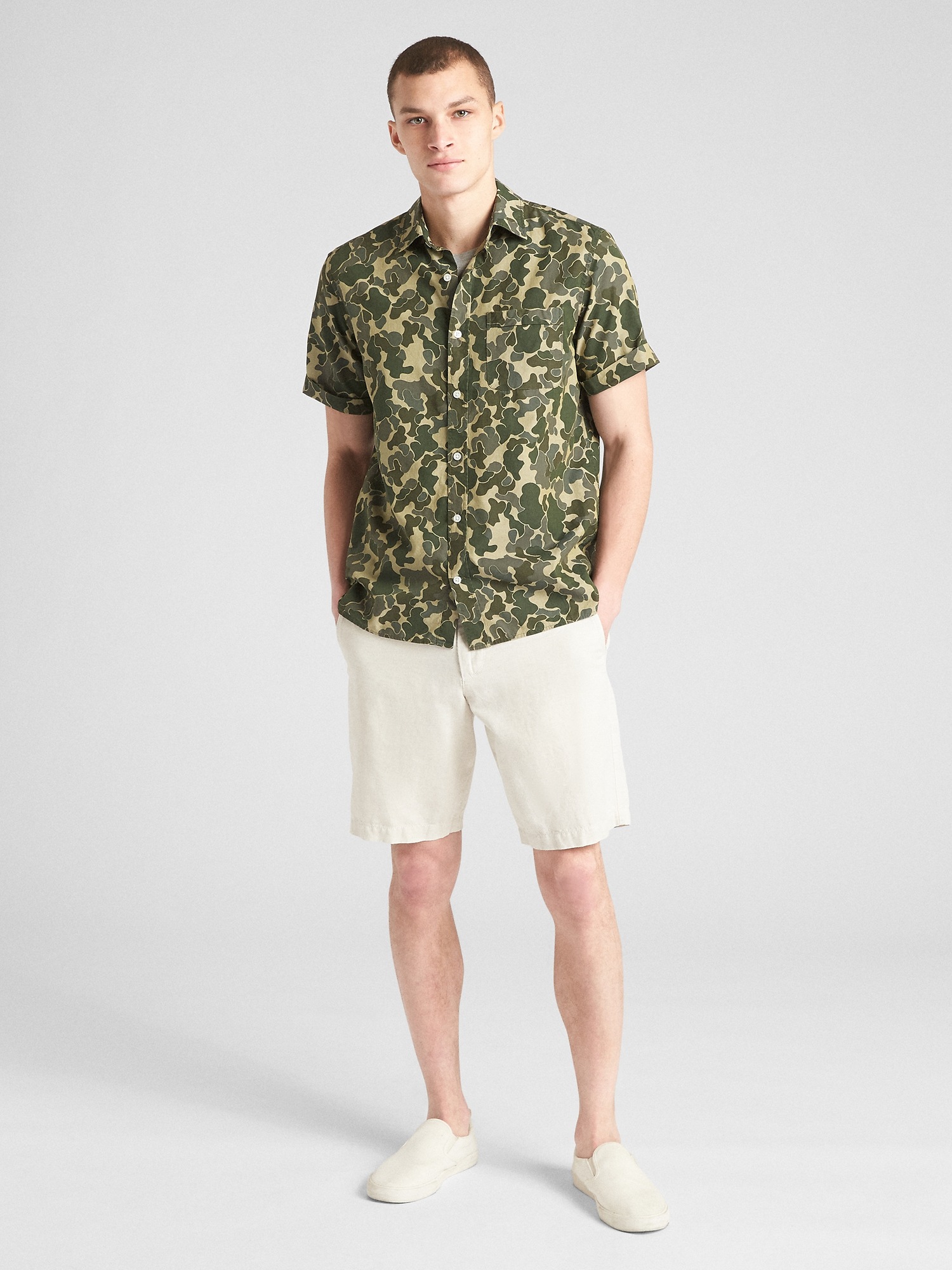 Camo Print Short Sleeve Shirt in Standard Fit