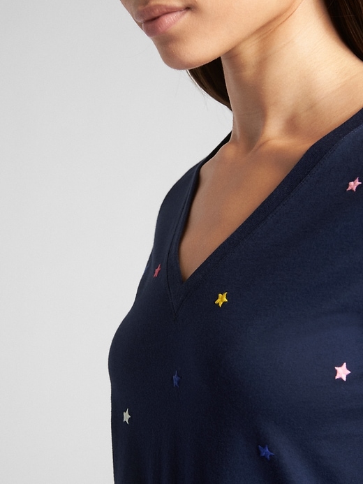 Image number 5 showing, Vintage Embroidered Star V-Neck T-Shirt