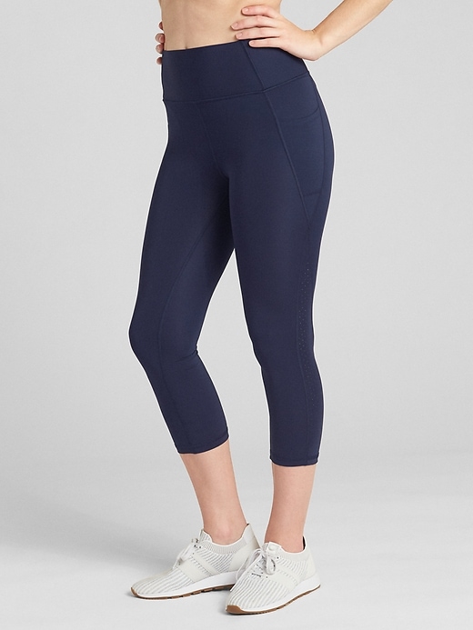 gap fit capris