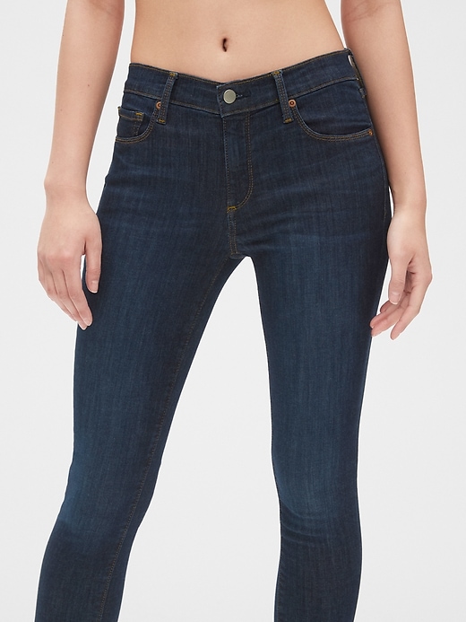 Image number 5 showing, Mid Rise True Skinny Jeans in Sculpt With Washwell&#153