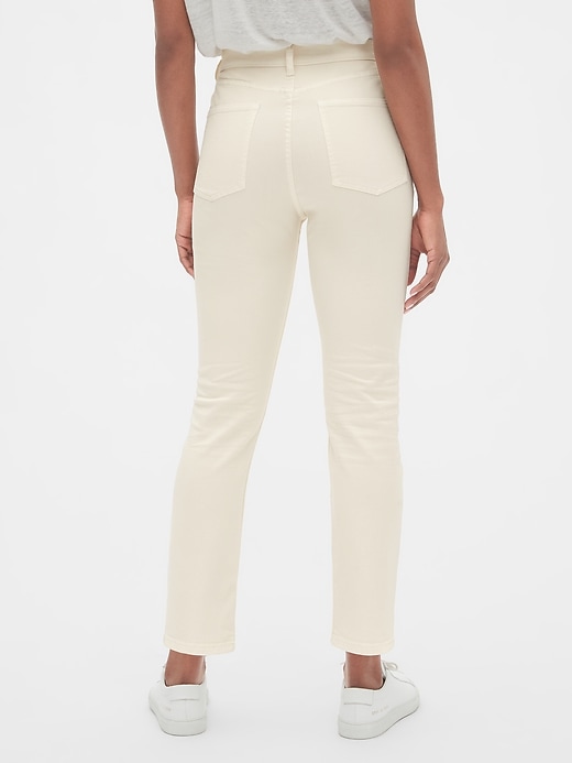 Gap secret smoothing outlet pockets