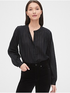 gap black blouse