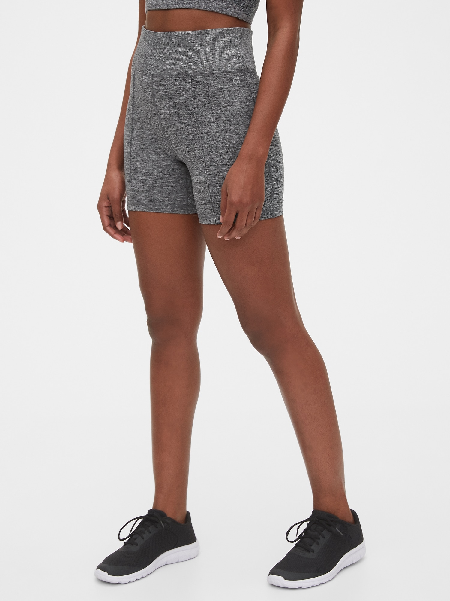 Gap yoga outlet shorts