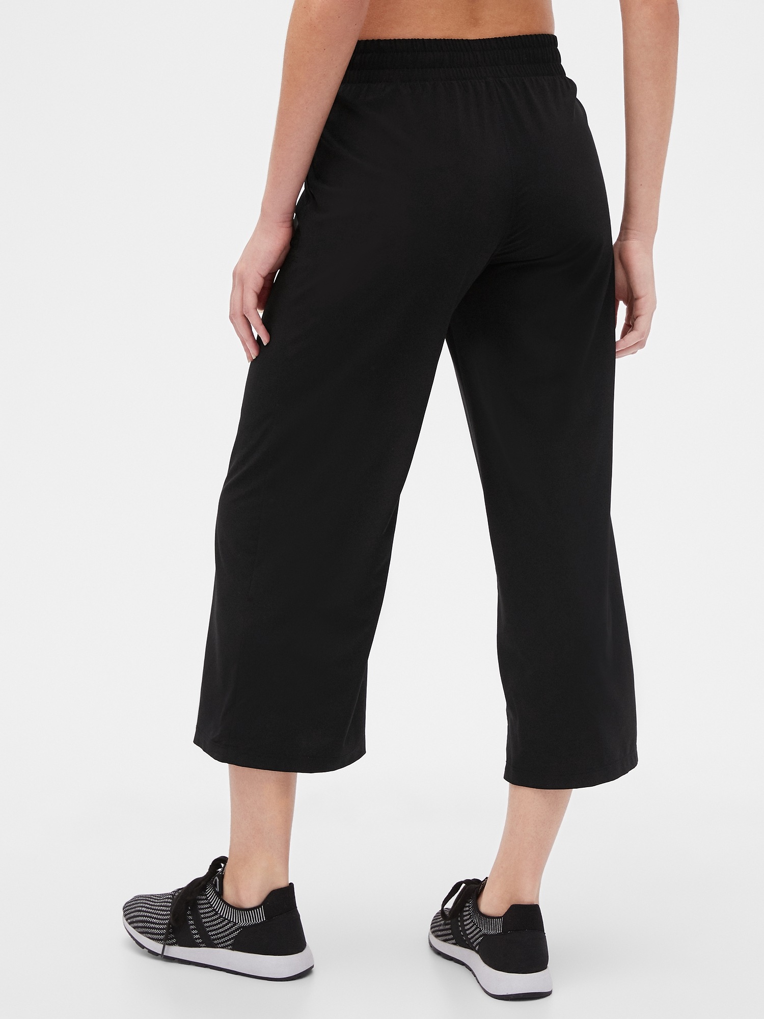 gap cropped pants