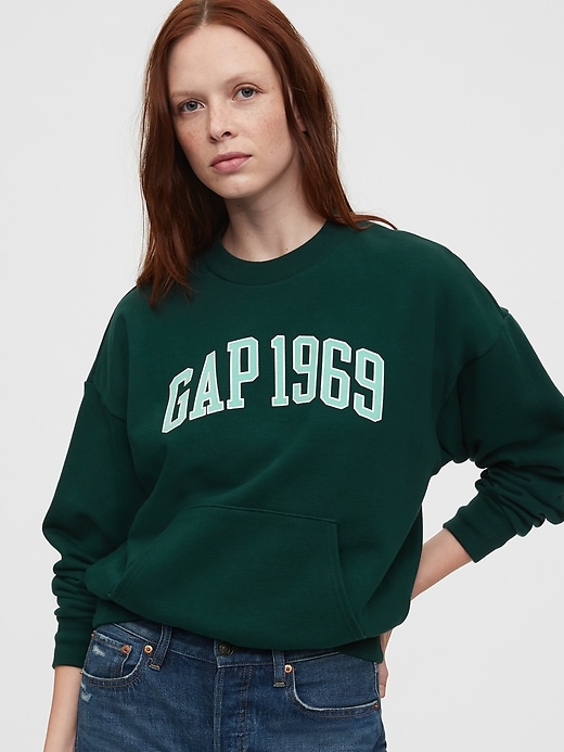 Gap logo moslty easy crewneck sweatshirt