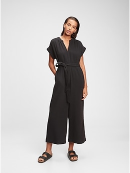 Found the perfect jumpsuit! Had to share. Gap petite fits perfect