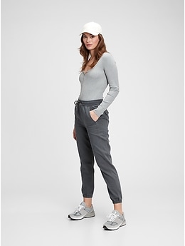 gap travel pants