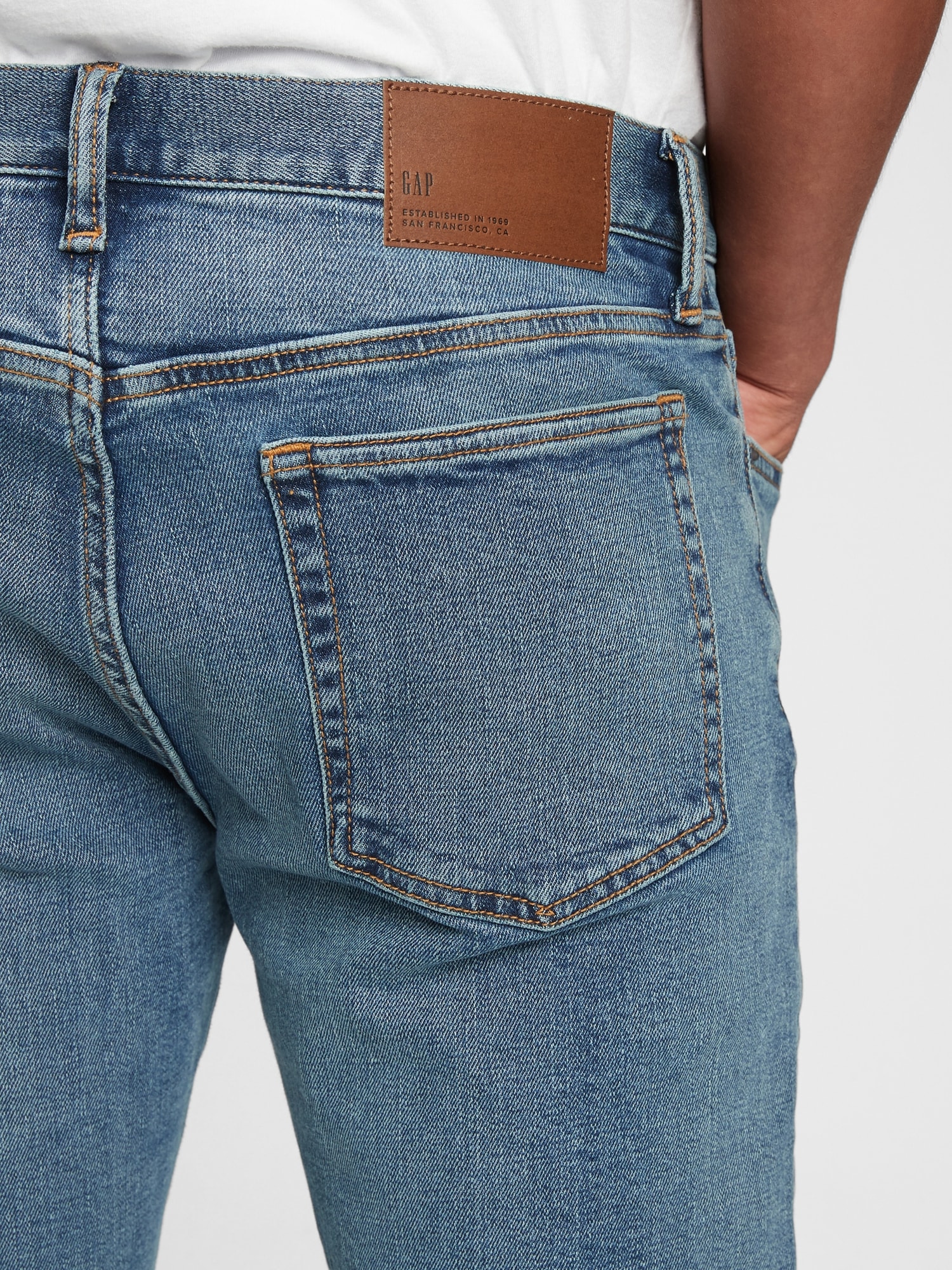Slim Jeans in GapFlex with Washwell |