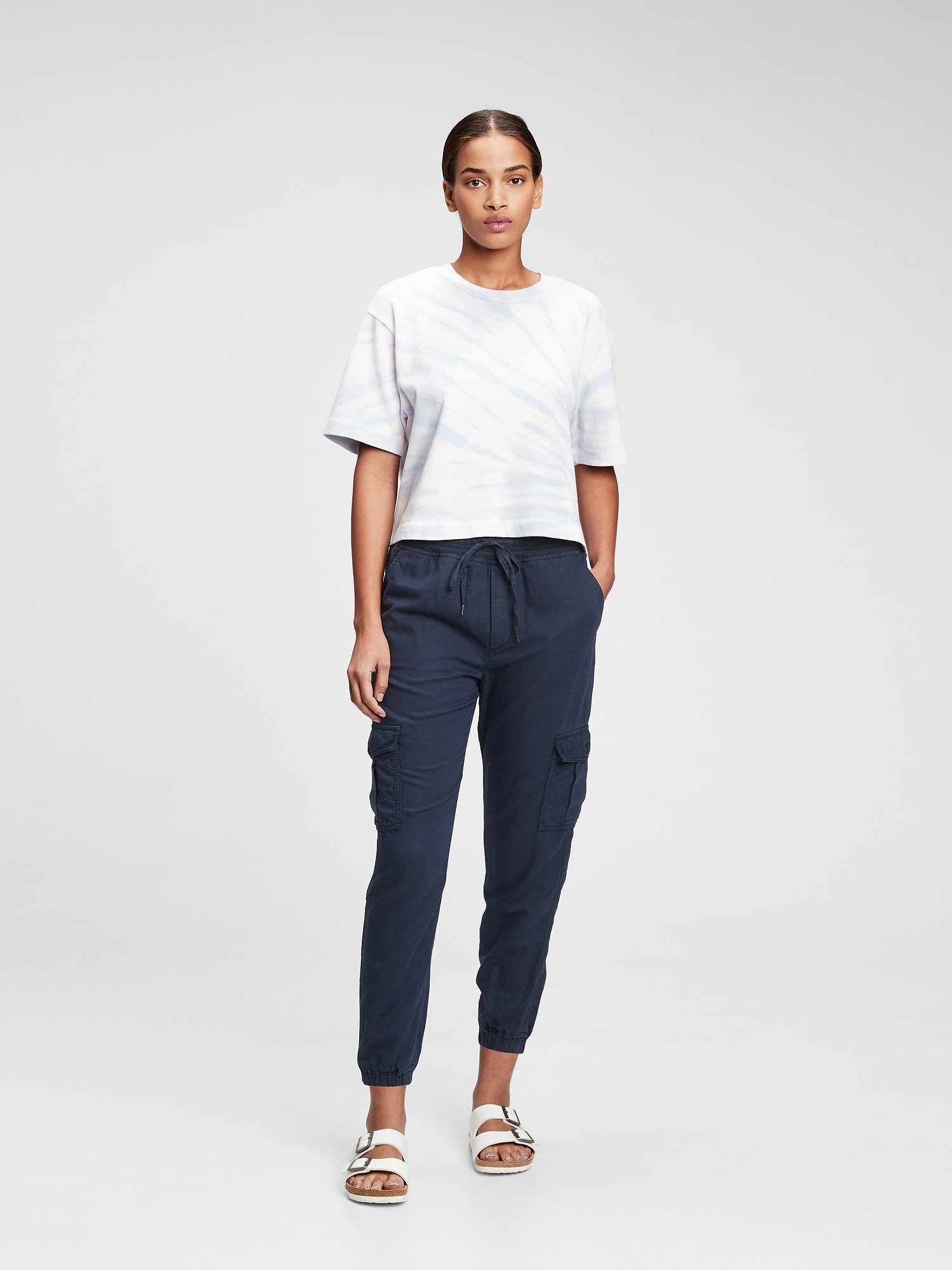 gap cargo joggers with washwell