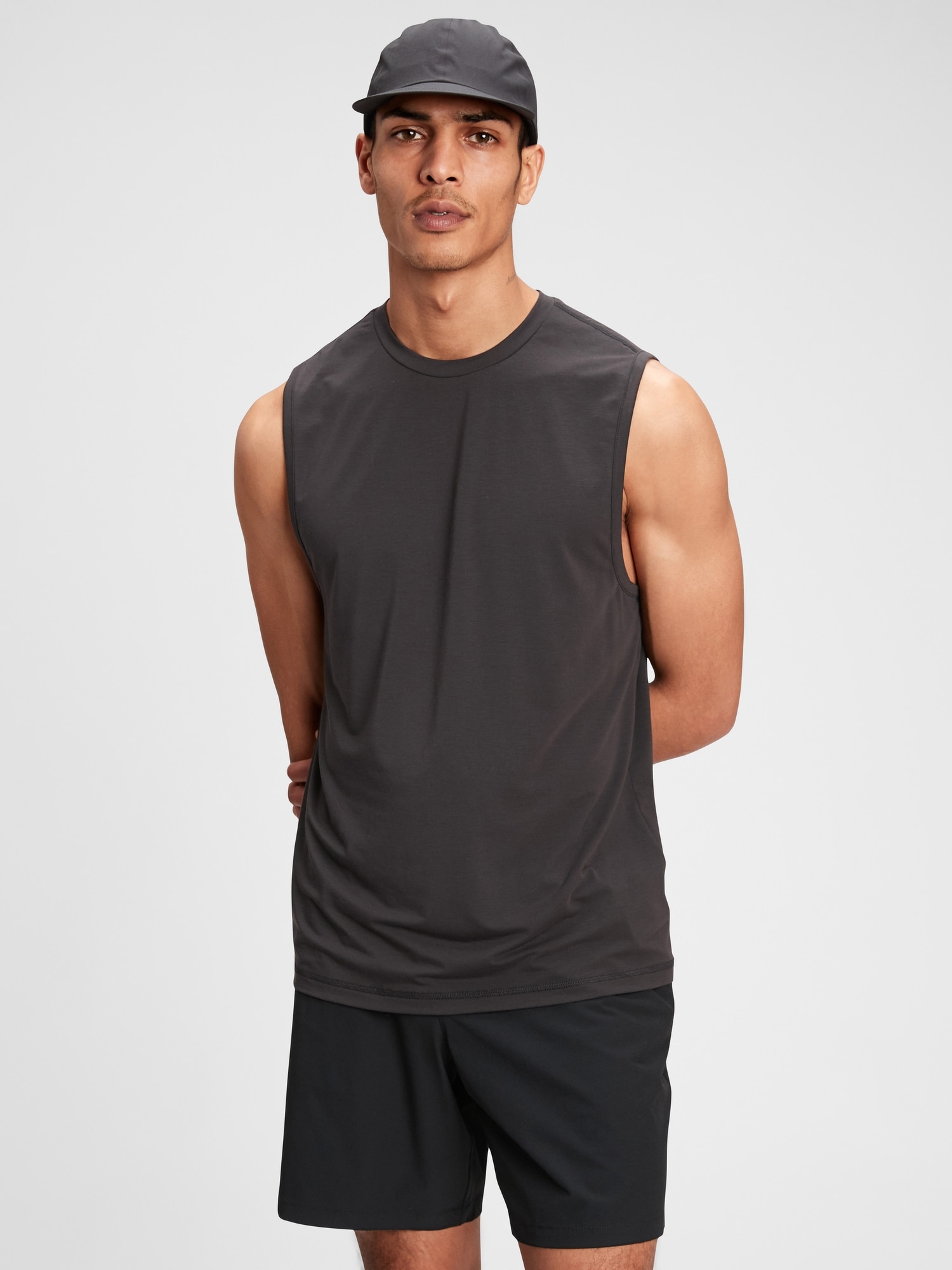 Gap Fit Recycled Active Tank Top black. 1