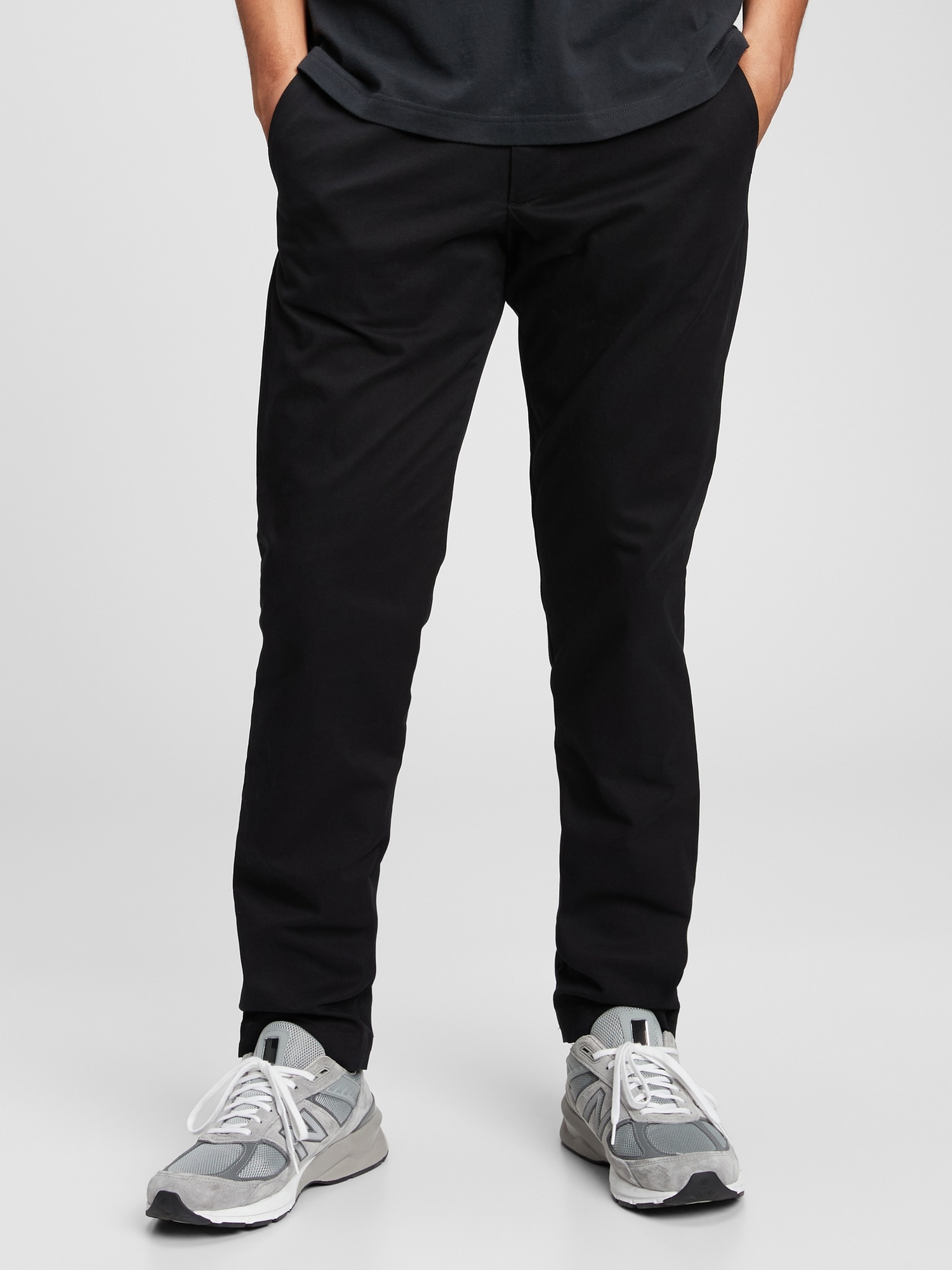 Gap Modern Khakis In Athletic Taper With Flex In Black