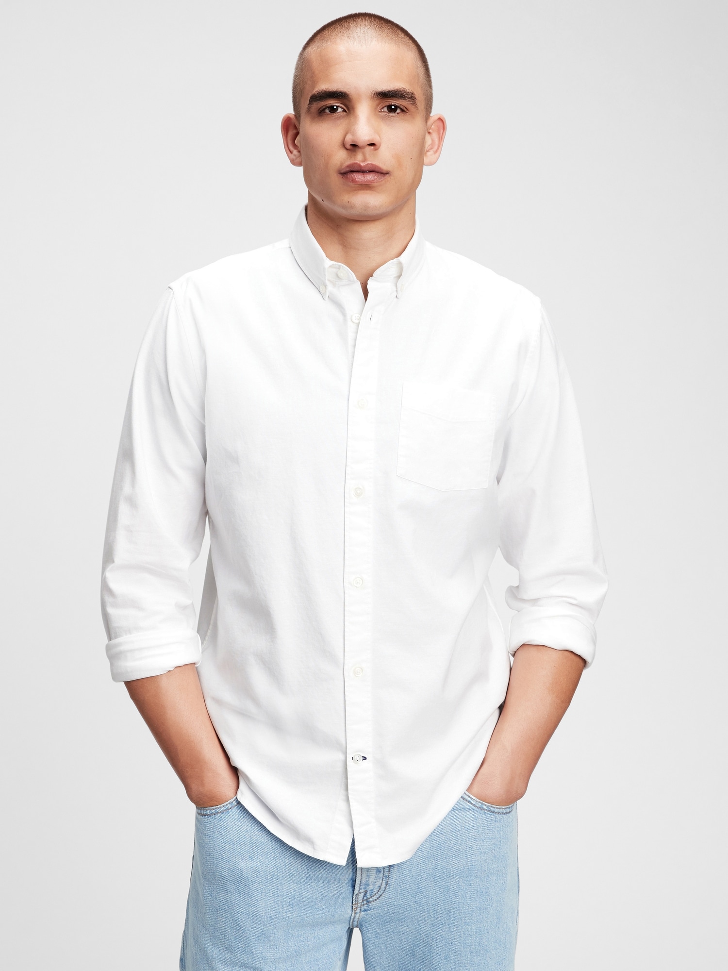 Gap Classic Oxford Shirt In Standard Fit With In-conversion Cotton In White