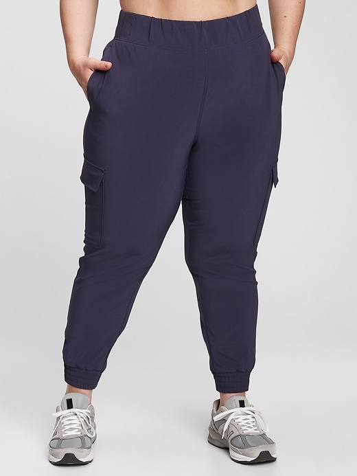 gap runaround joggers