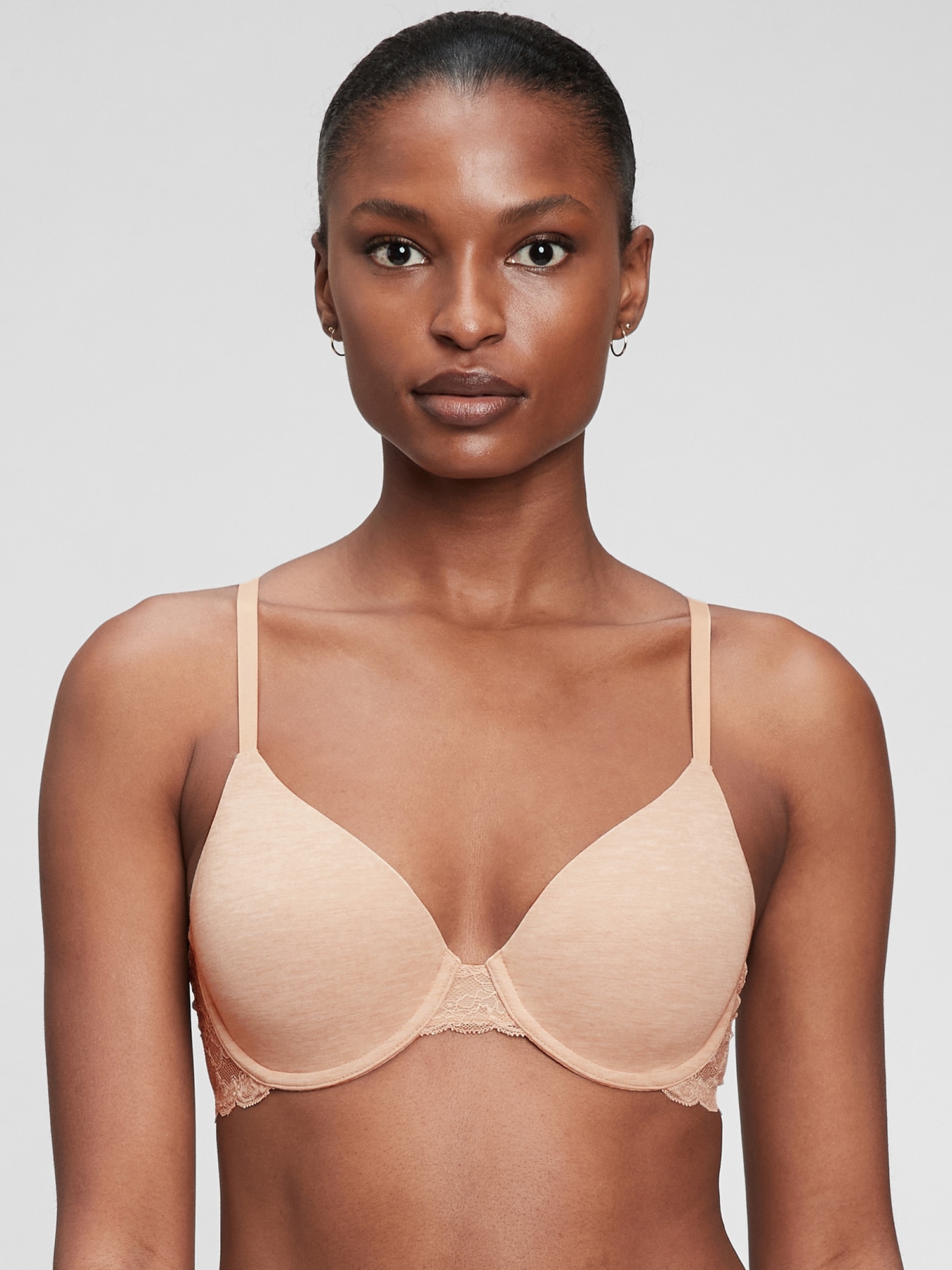 Triumph - Do you love lace bras but dislike how they often stand out under  clothes? No worries, we have the right bra for you! 🖤🤗 This FIT FRIDAY  Discover our wired