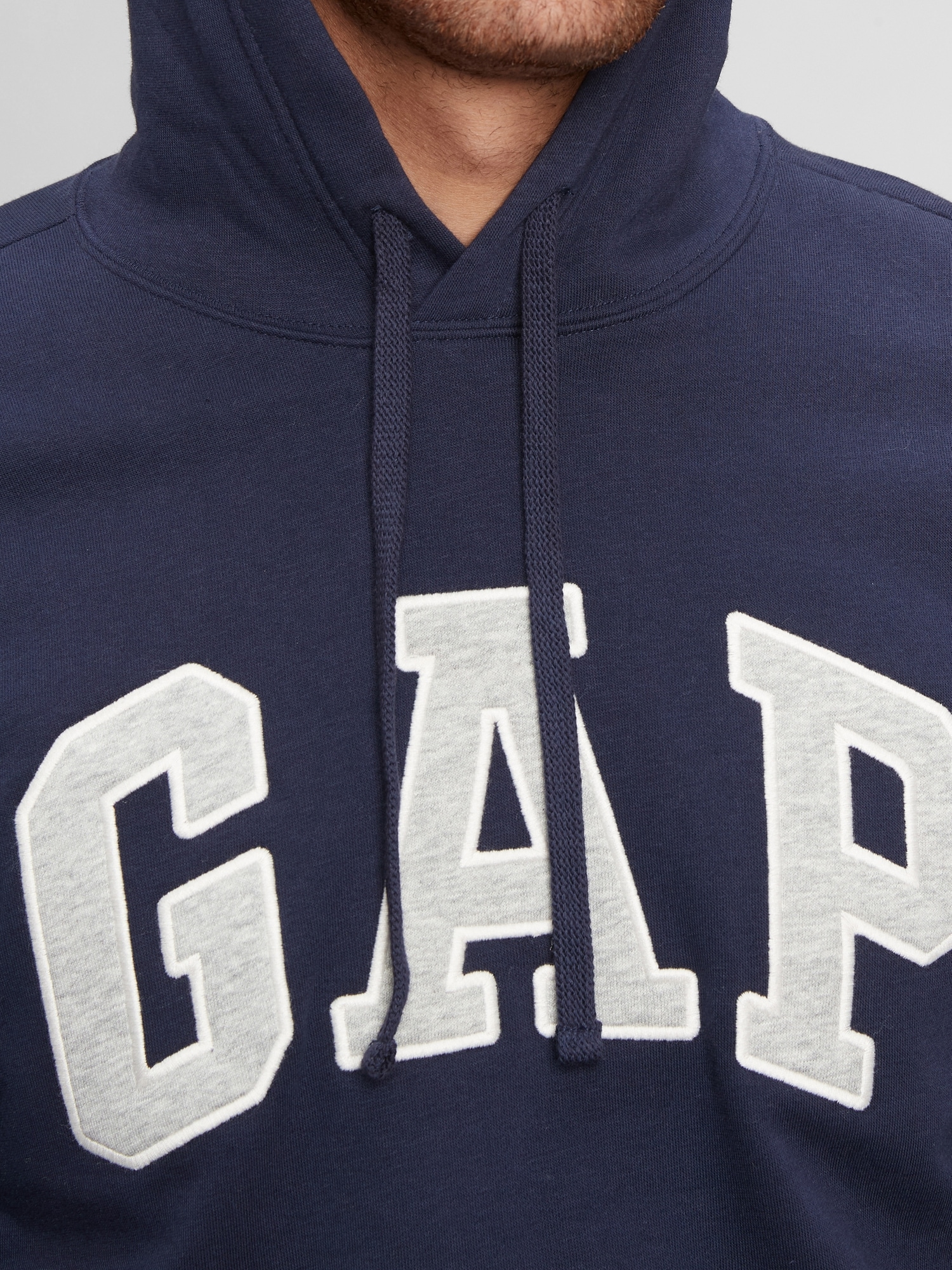Gap Sudadera con capucha para hombre con logotipo de arco, gris