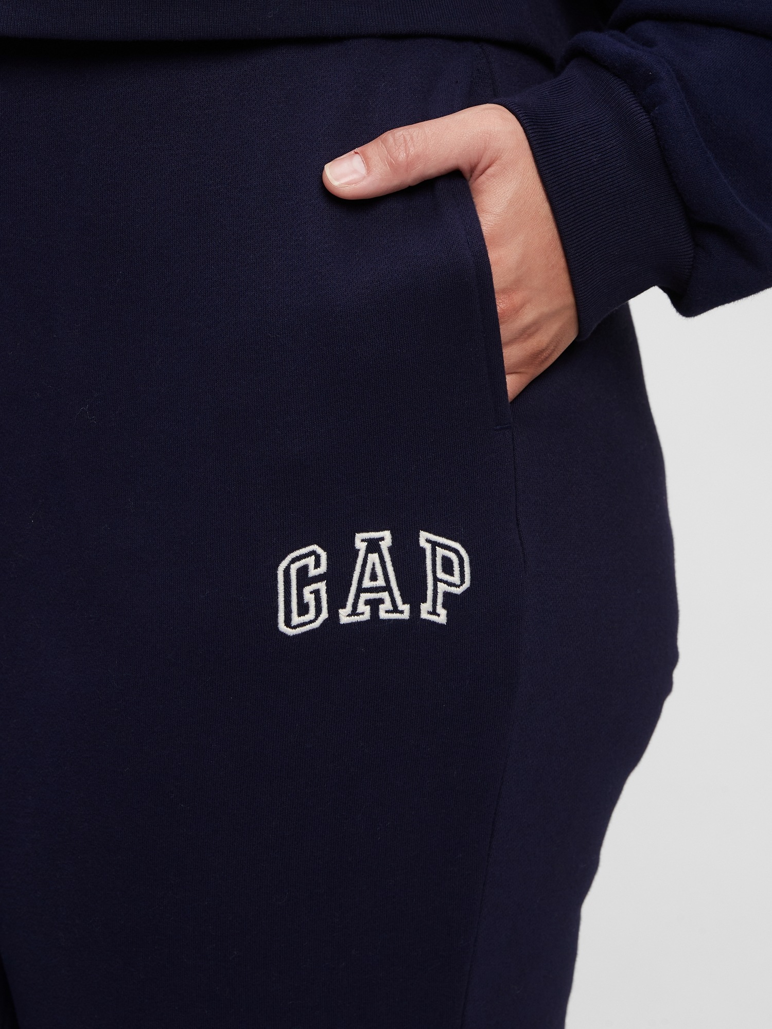 Gap Logo Bootcut Sweatpants  Pants for women, Gap logo, Sweatpants