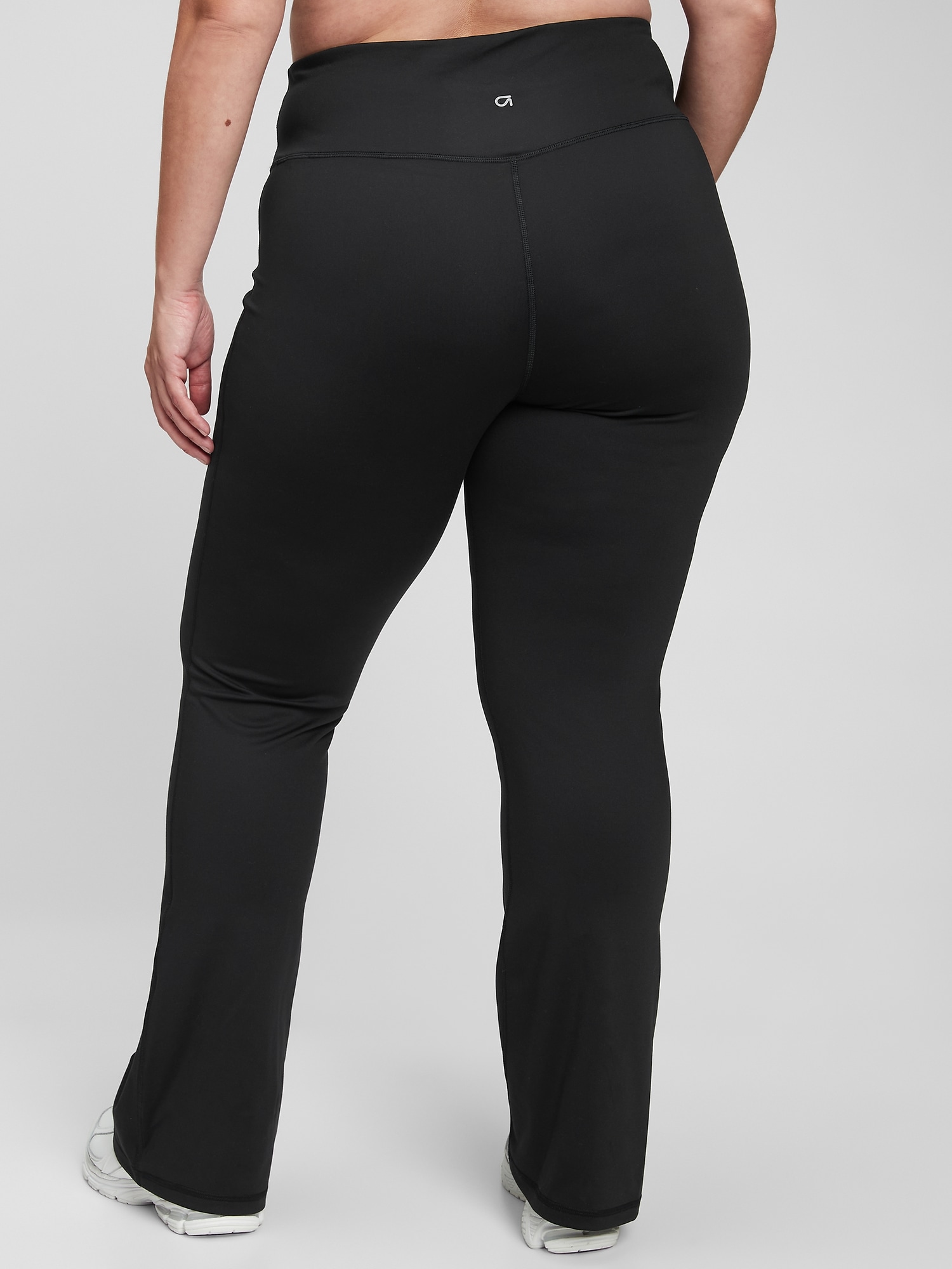 GapFit Low Impact Linear VBack Jacquard Bra and High Rise Linear Jacquard  78 Leggings  The Deals at Gap Are Always Good but Have You Seen the Workout  Clothes  POPSUGAR Fitness