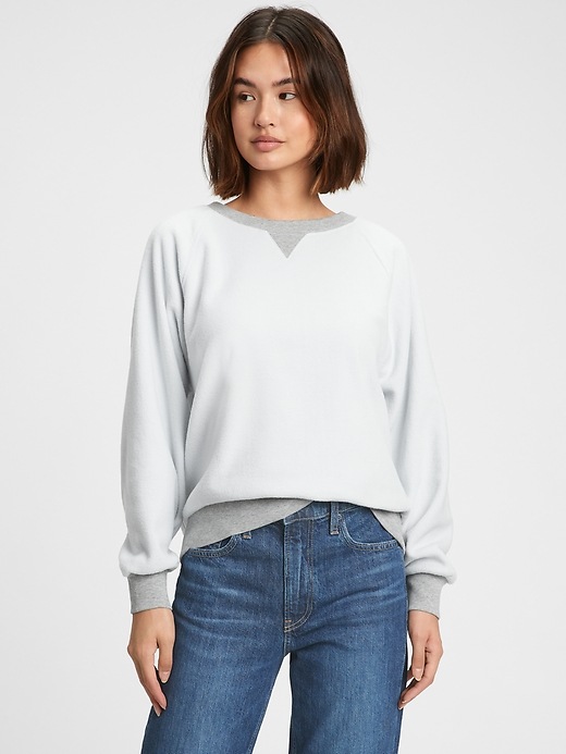 gap raglan sweatshirt