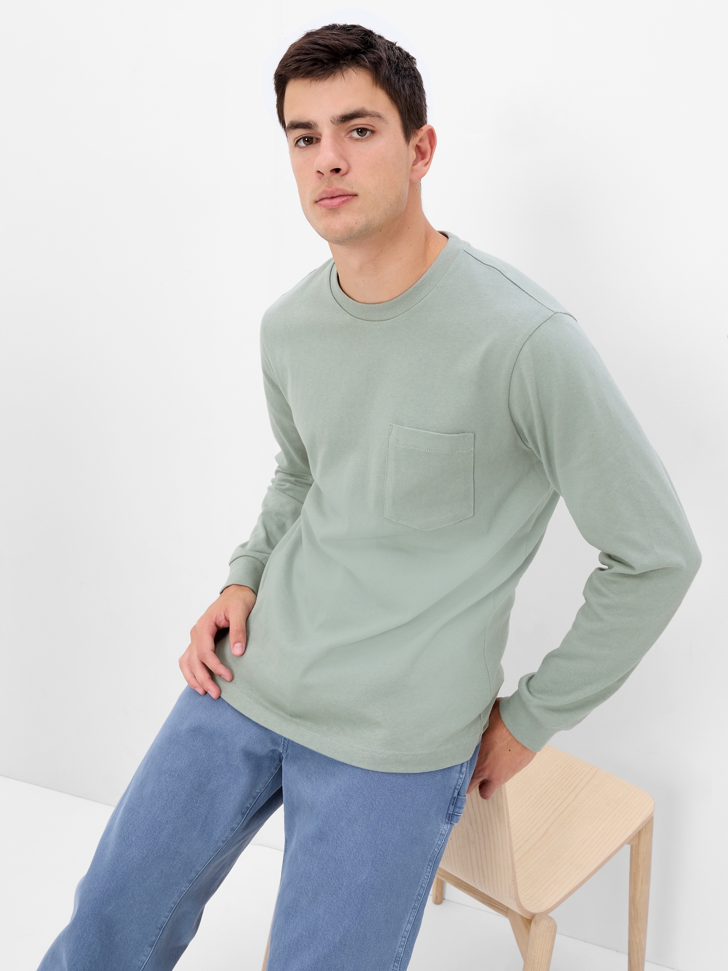 Gap Heavyweight Pocket T-Shirt green. 1