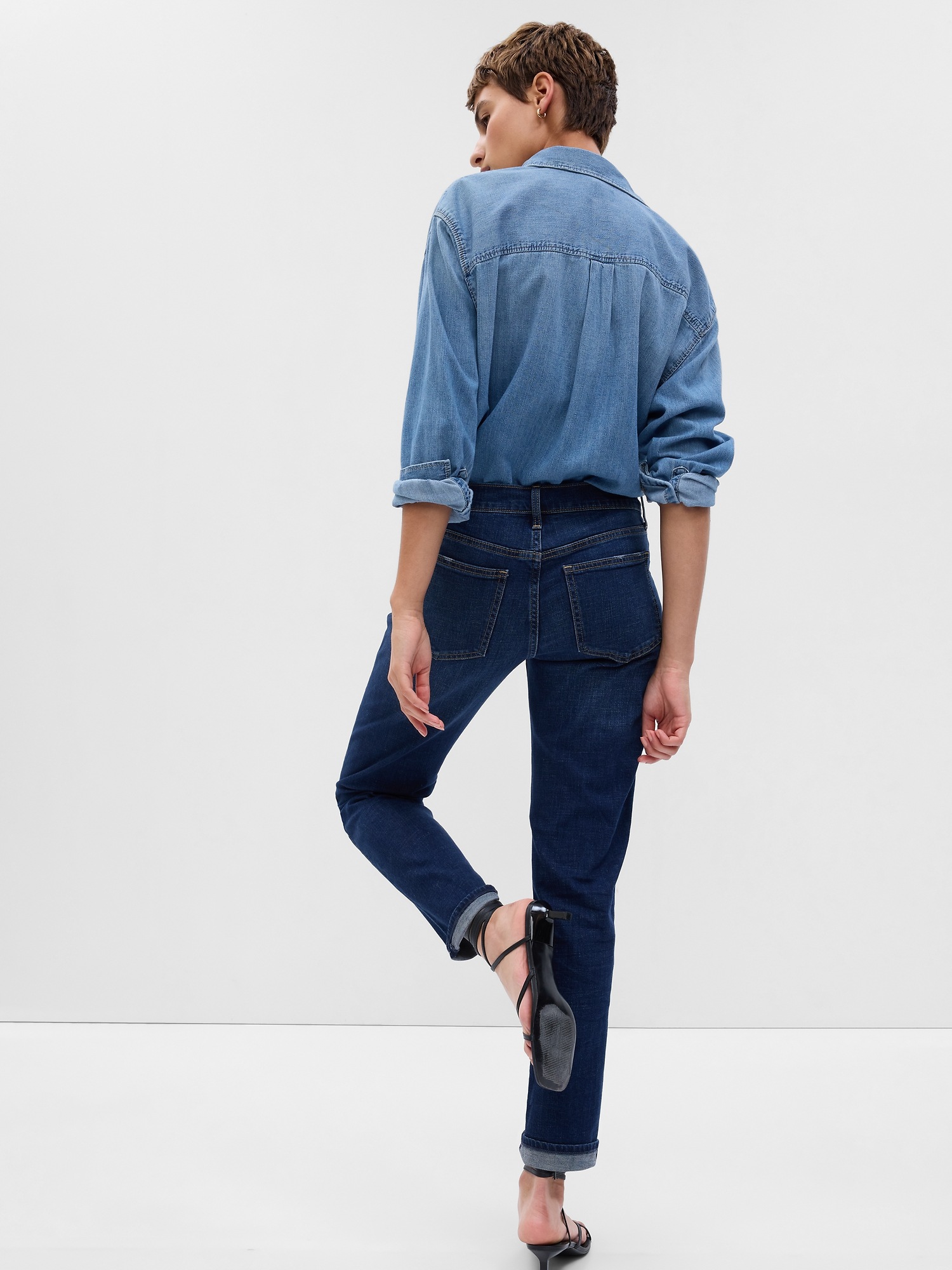 Mid Rise Girlfriend Jeans with Washwell | Gap