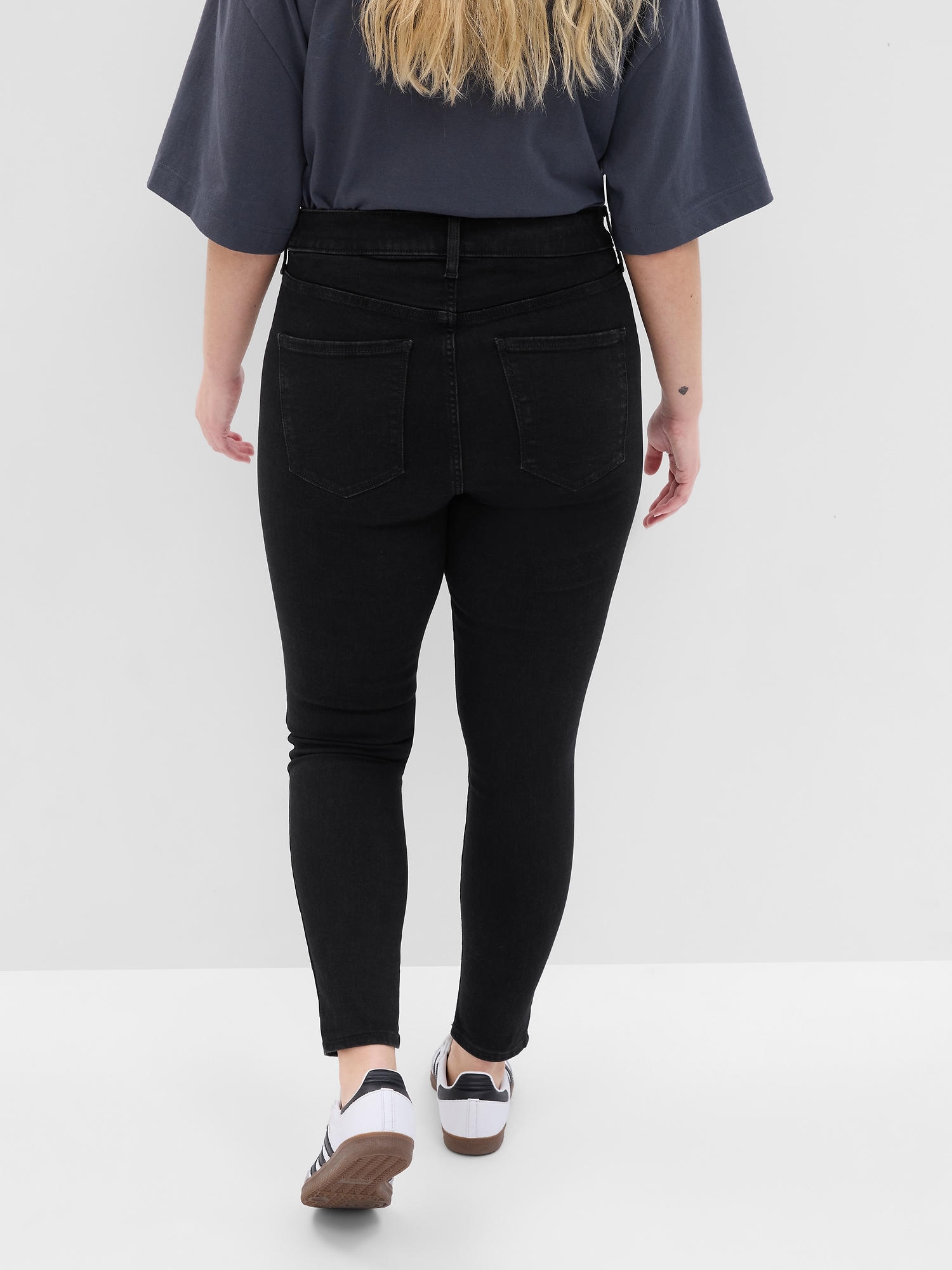 GAP, Jeans, Gap Black Mid Rise Universal Legging Jeans With Washwell