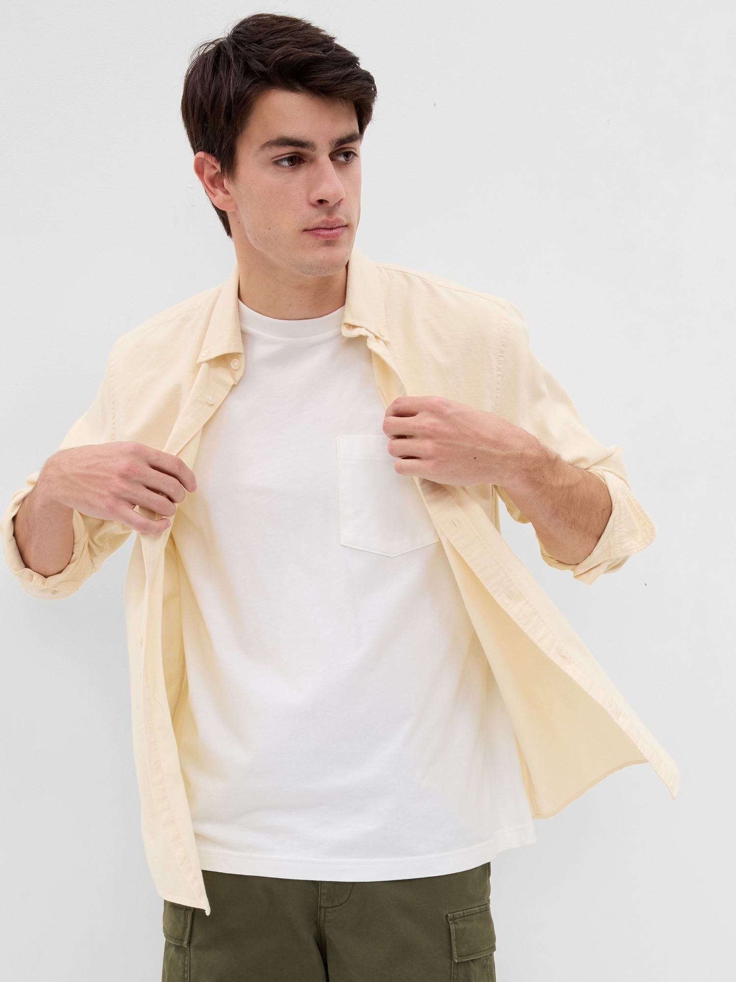 Gap Classic Oxford Shirt In Standard Fit With In-conversion Cotton In Havana Yellow