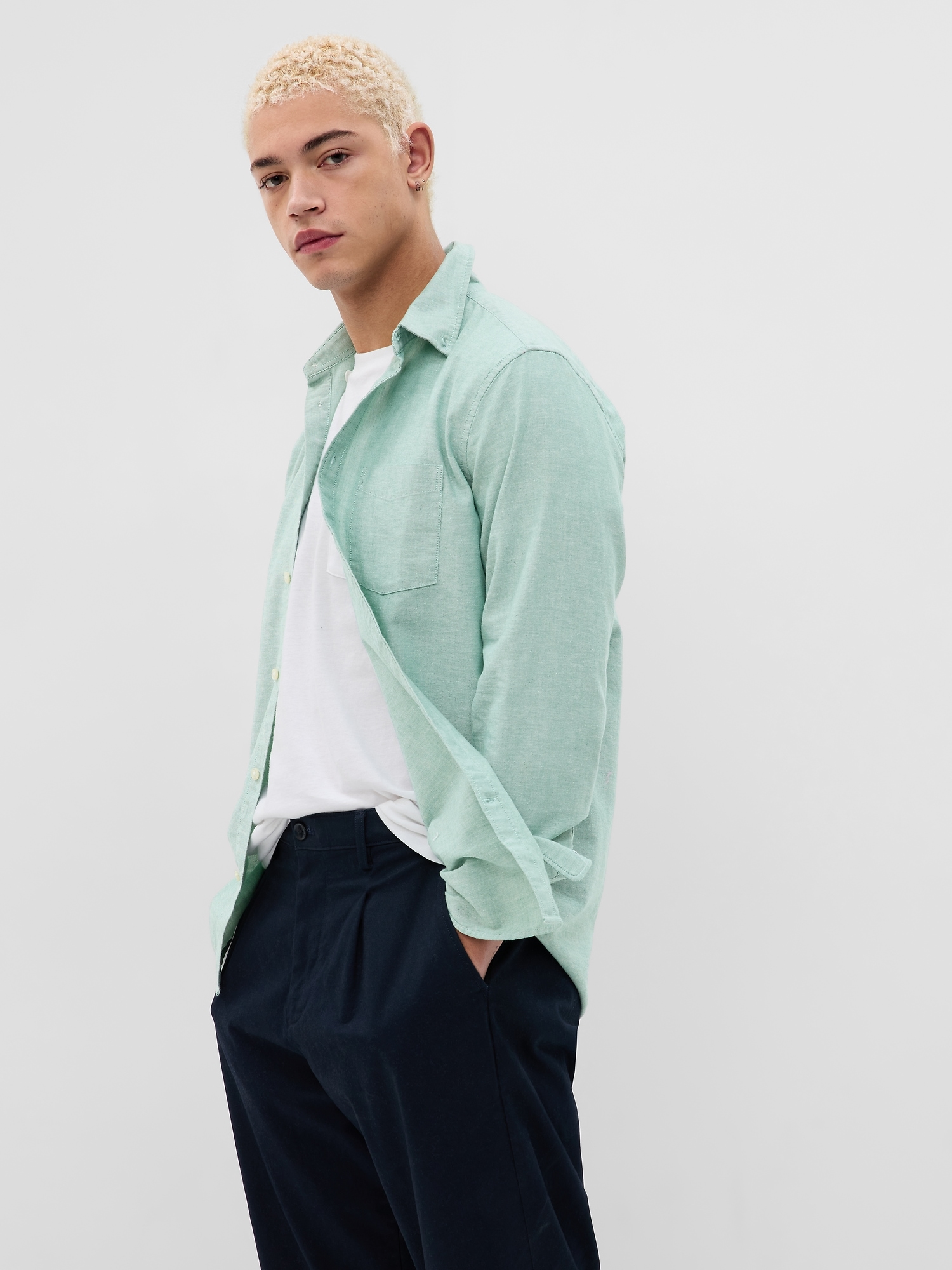 Gap Classic Oxford Shirt In Standard Fit With In-conversion Cotton In Fresh Green