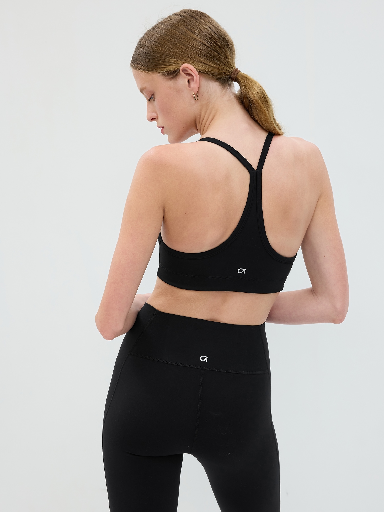 GAP, Intimates & Sleepwear, Gapfit Eclipse Black Medium Support Strappy  Sports Bra Size Large