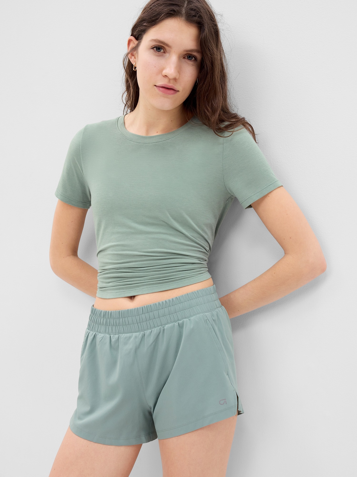 Gap Fit Breathe T-Shirt green. 1