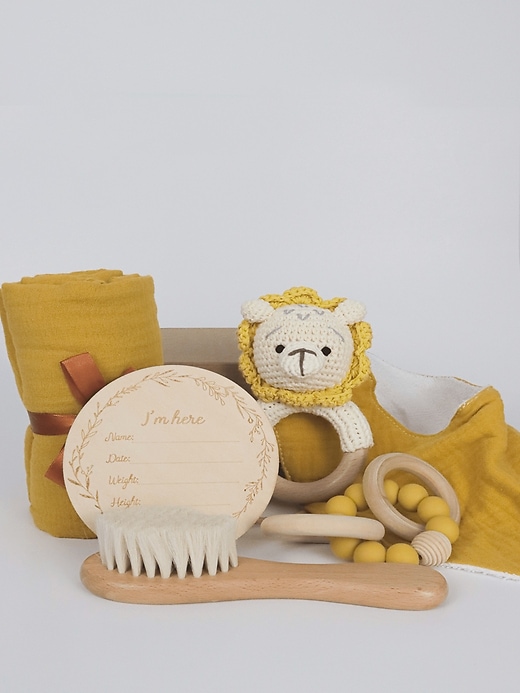 Image number 2 showing, Newborn Gift Set