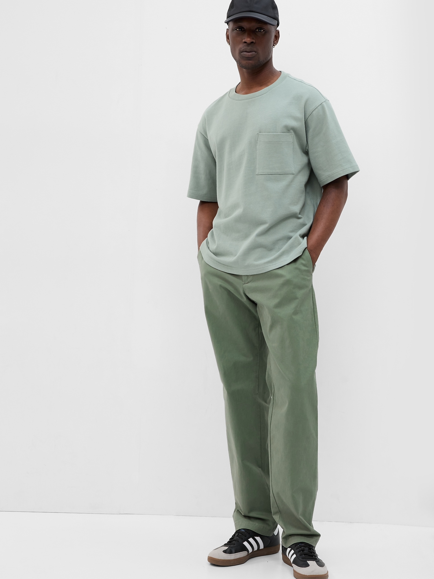 Gap Modern Khakis in Relaxed Fit with GapFlex green - 472761122