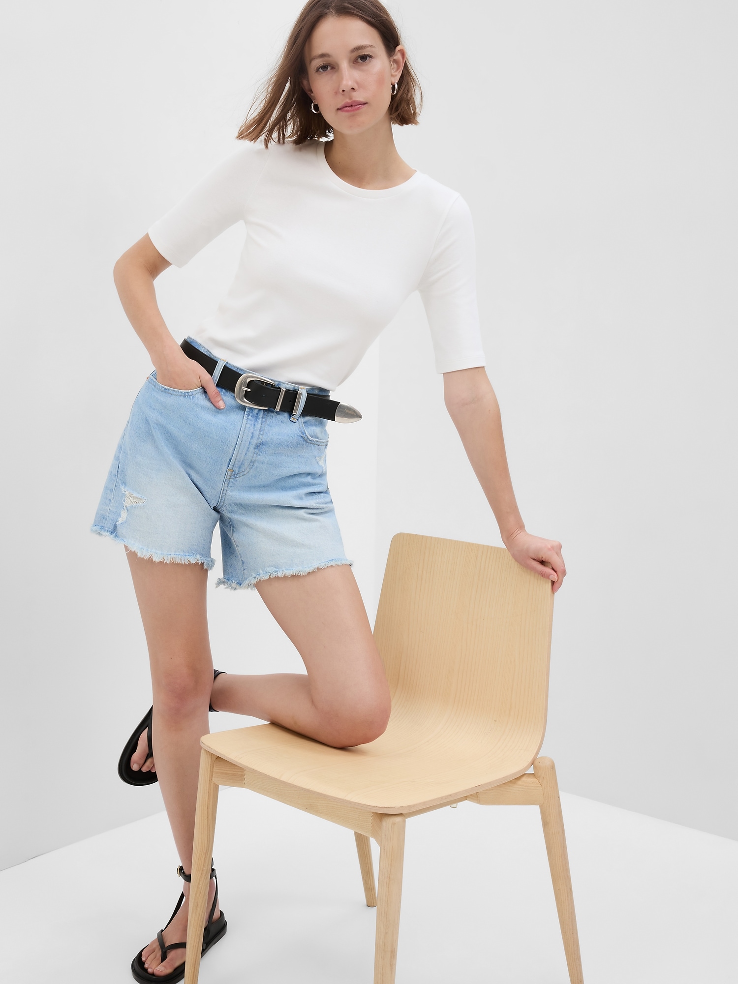 Zara Women's denim Shorts size 0 black color High-waisted Distressed
