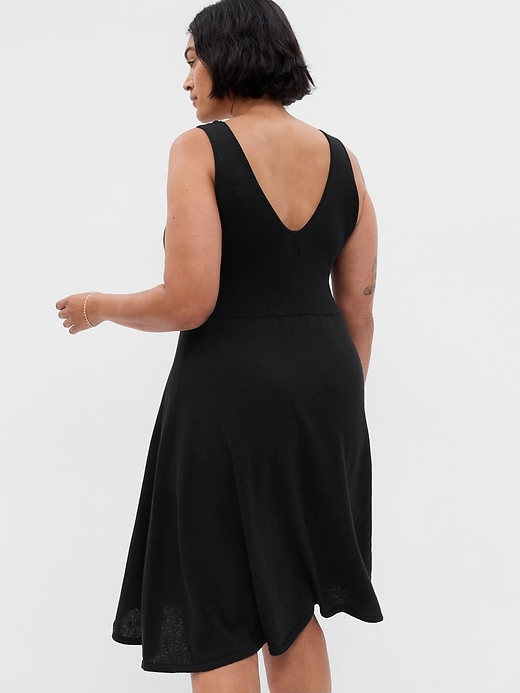 Image number 5 showing, Linen-Blend Scoop Back Midi Dress