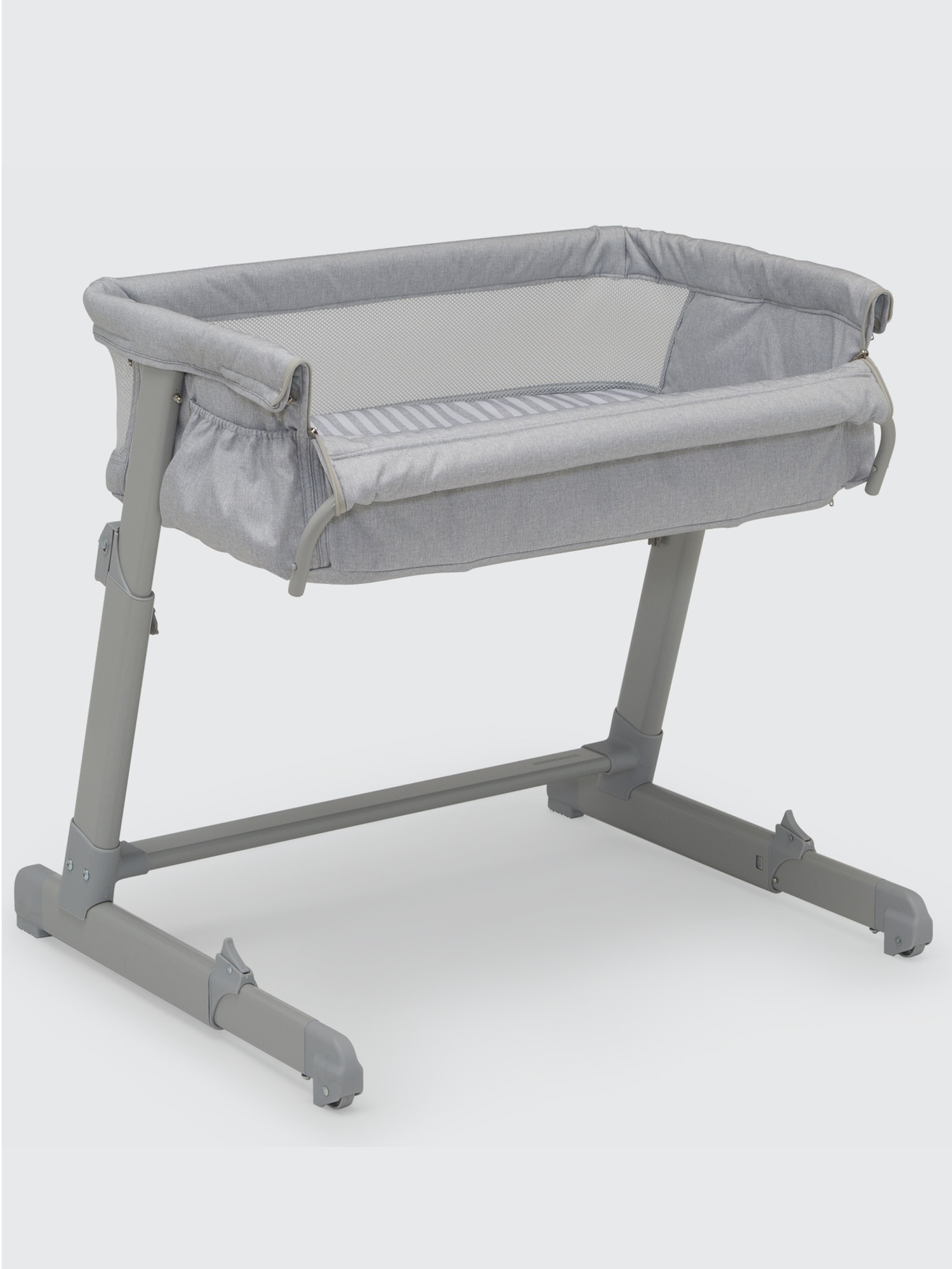 Gap babyGap Whisper Bedside Bassinet gray. 1