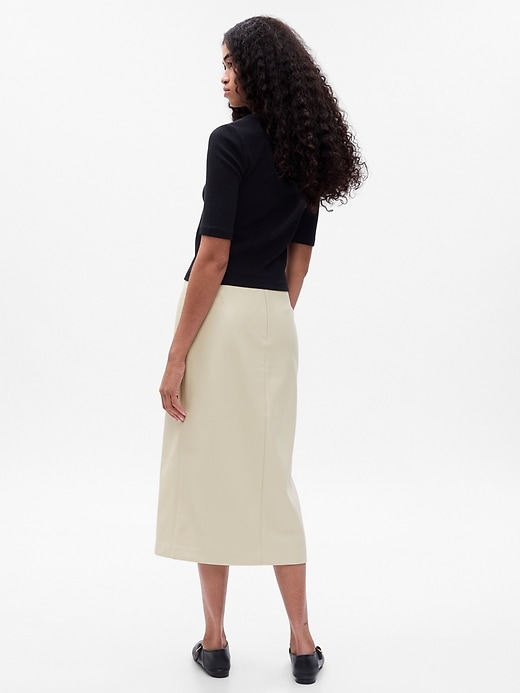 Leather on sale skirt uniqlo