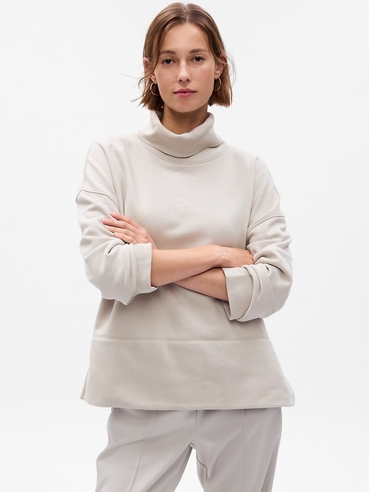 Gap hotsell white turtleneck