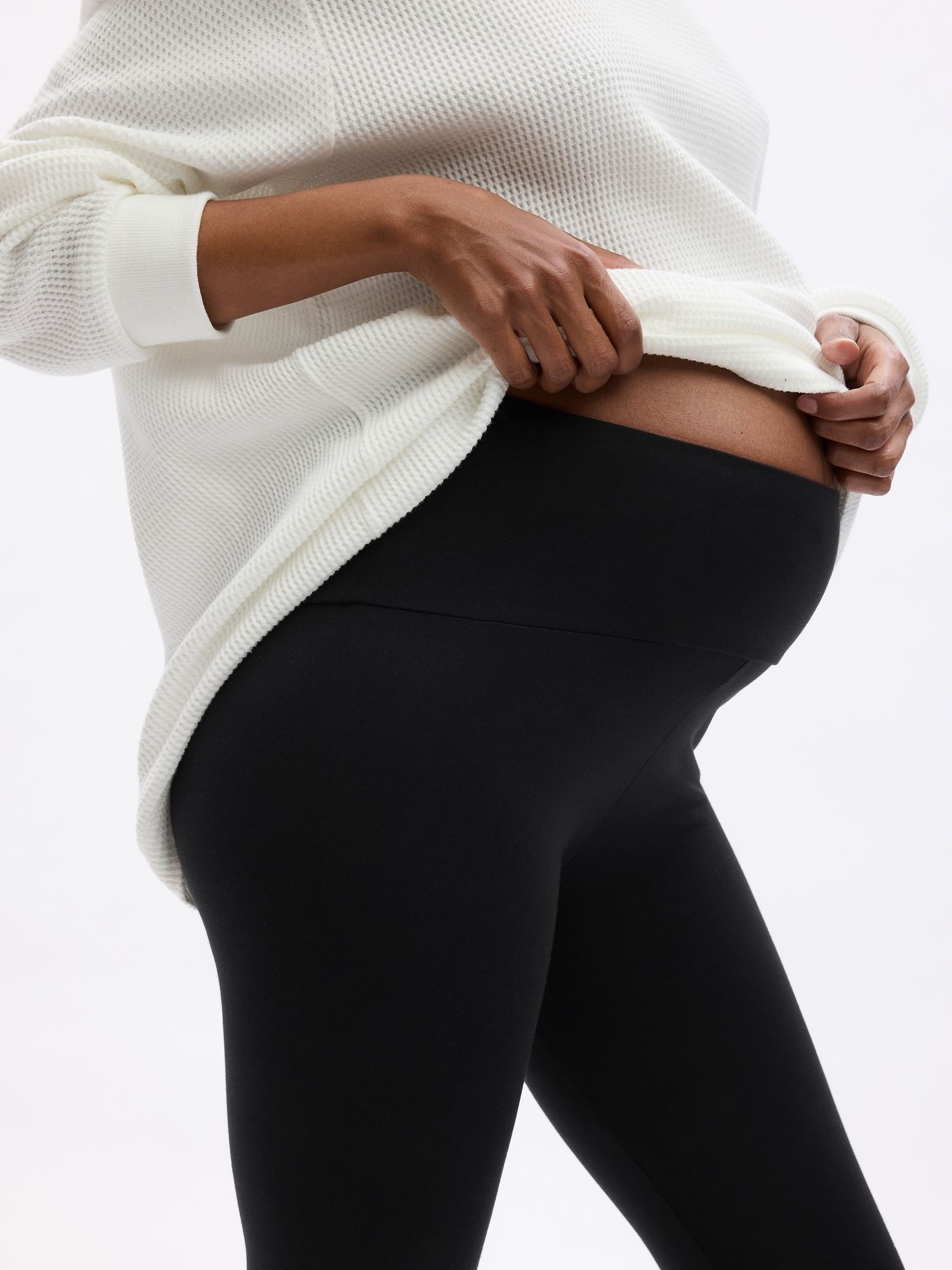 GAP Maternity Pure Body Capri Leggings | Gap maternity, Capri leggings,  Leggings shop